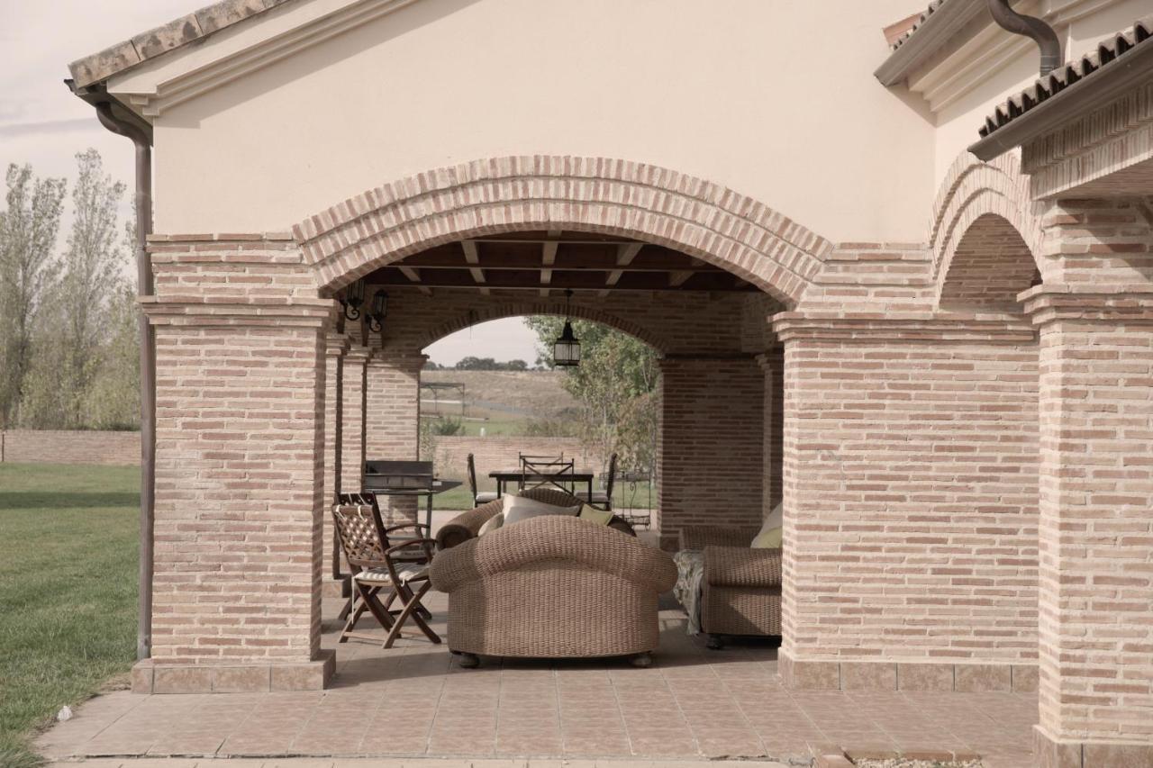 Villa La Casona Del Tormes Almenara de Tormes Exterior foto