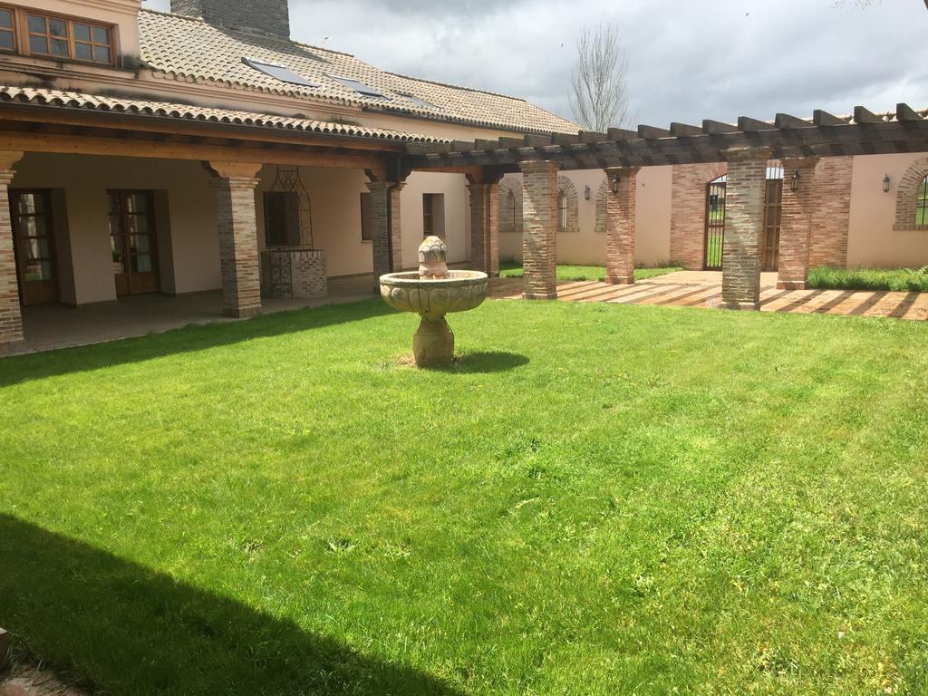 Villa La Casona Del Tormes Almenara de Tormes Exterior foto